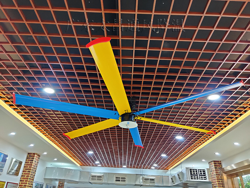 有了這臺(tái)工業(yè)大風(fēng)扇，空調(diào)費(fèi)都省了！