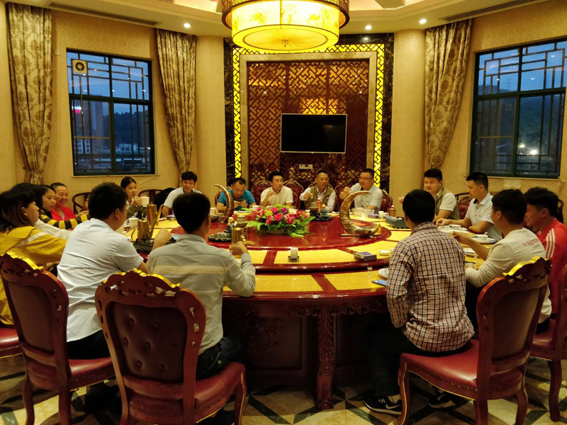 齊心協(xié)力，為公司的未來(lái)再創(chuàng)輝煌！